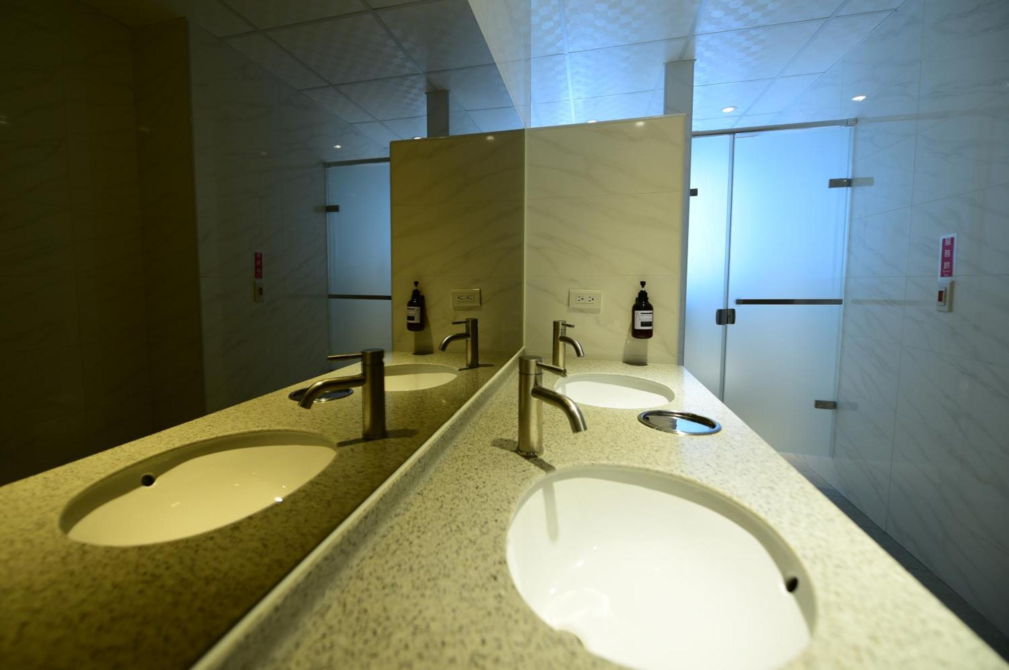 Luetel Hotel Xpark Gloria Outlets Shin Kong Cinemas Таоюань Екстер'єр фото