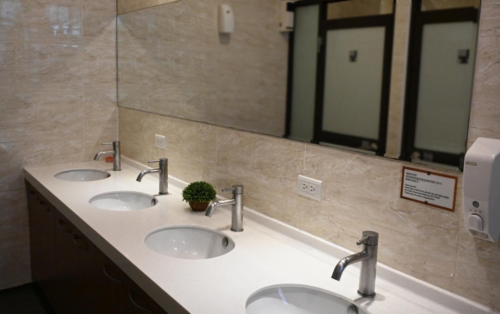 Luetel Hotel Xpark Gloria Outlets Shin Kong Cinemas Таоюань Екстер'єр фото